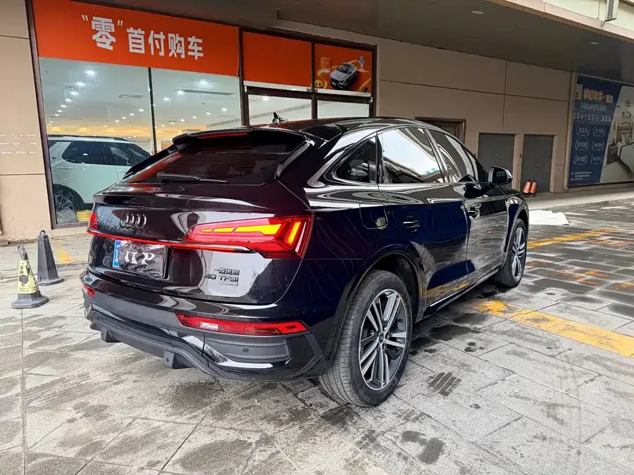Audi Q5L Sportback 2023 40 TFSI Fashion Edition 2023 — миниатюра 3