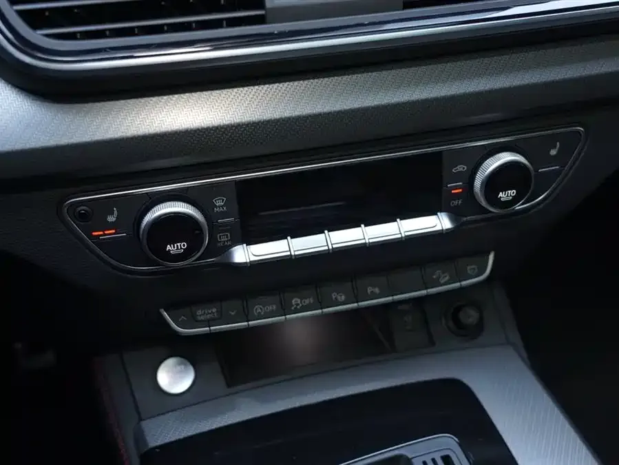Audi Q5L Sportback 2022 40 TFSI RS kit burning speed type 2022 — миниатюра 3