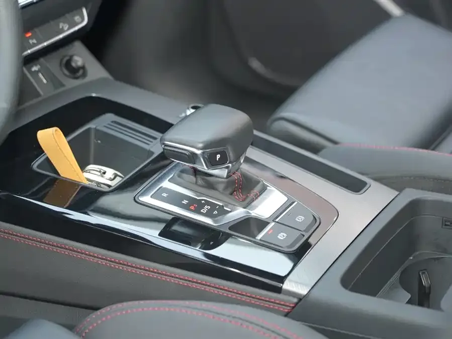 Audi Q5L Sportback 2022 40 TFSI RS kit burning speed type 2022 — миниатюра 4