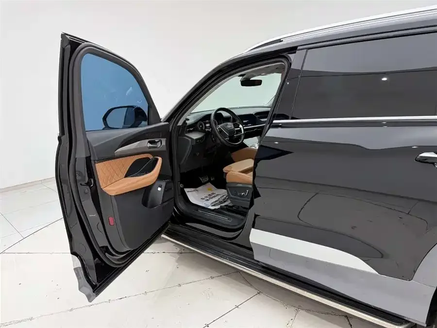 Audi Q6 2023 50 TFSI quattro Cloud Style Yulin Set 2023 — миниатюра 4
