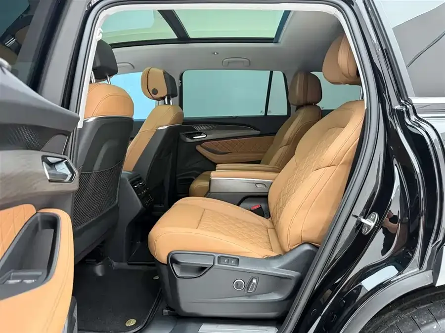 Audi Q6 2023 50 TFSI quattro Cloud Style Yulin Set 2023 — миниатюра 5