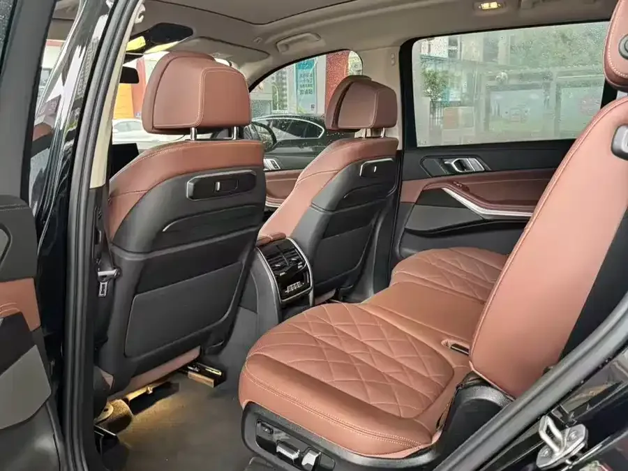 BMW X7 2024 xDrive40i Leading Luxury Package 2024 — миниатюра 2