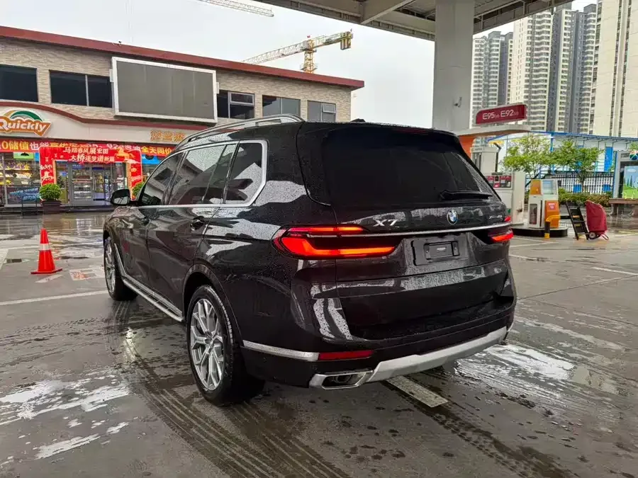 BMW X7 2024 xDrive40i Leading Luxury Package 2024 — миниатюра 3