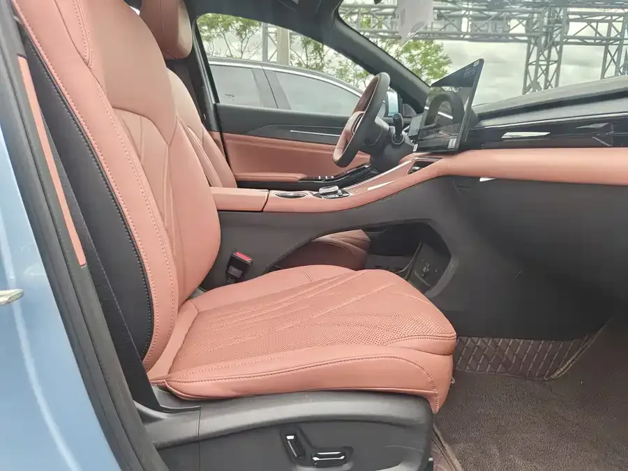Geely Galaxy L6 Galaxy L6 2025 EM-i 140km Starship Edition 2025 — миниатюра 3