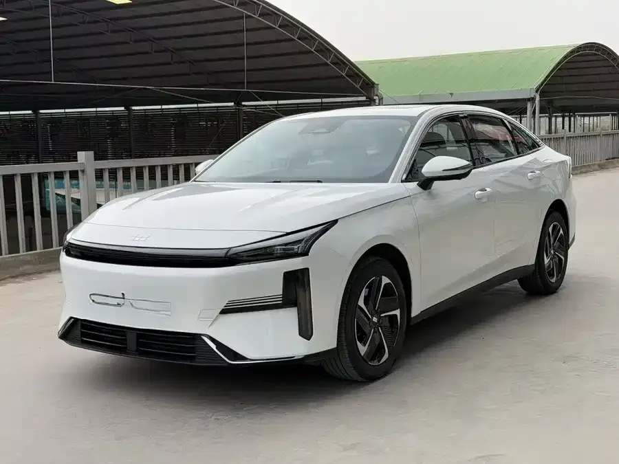 Geely Galaxy L6 Galaxy L6 2025 EM-i 140km Starship Edition 2025 — фото 1, купить с доставкой в Москву