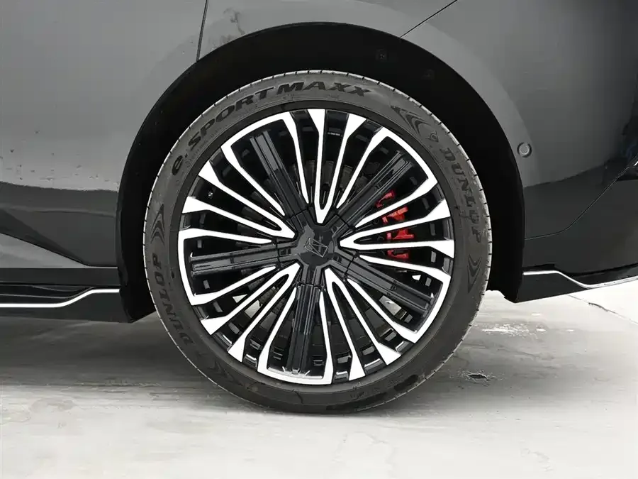 Avatr 12 Avita 12 2026 Ultra All-Electric 4WD 2025 — миниатюра 3