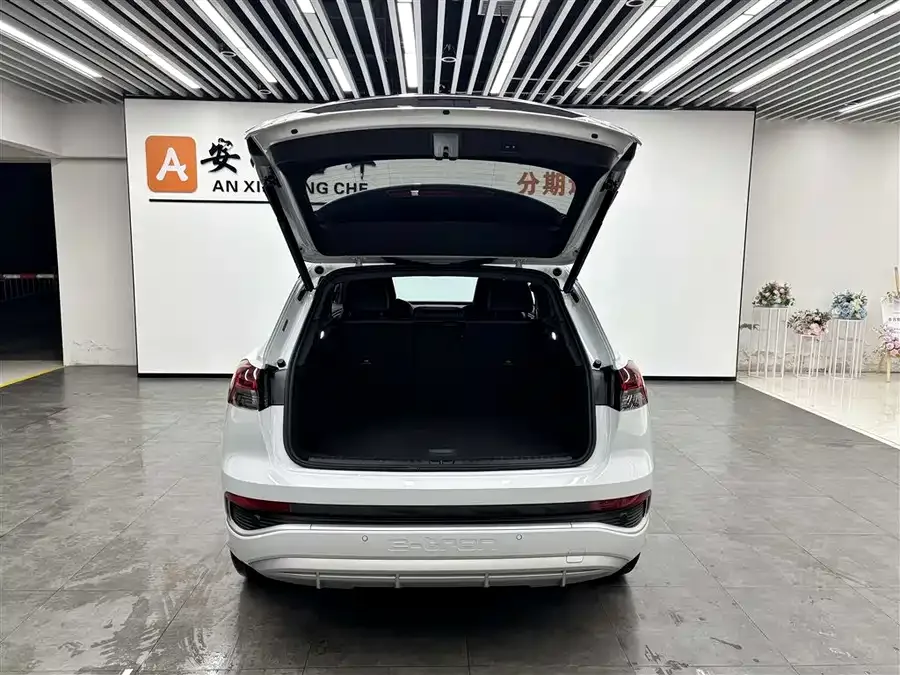 Audi Q4 e-tron 2024 40 e-tron Creative Edition 2024 — миниатюра 2