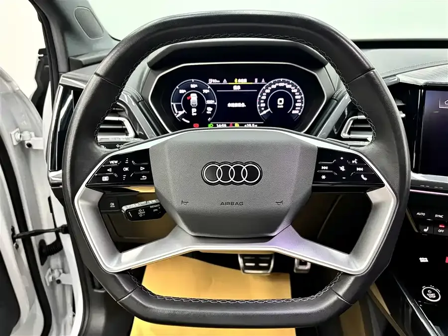 Audi Q4 e-tron 2024 40 e-tron Creative Edition 2024 — миниатюра 3