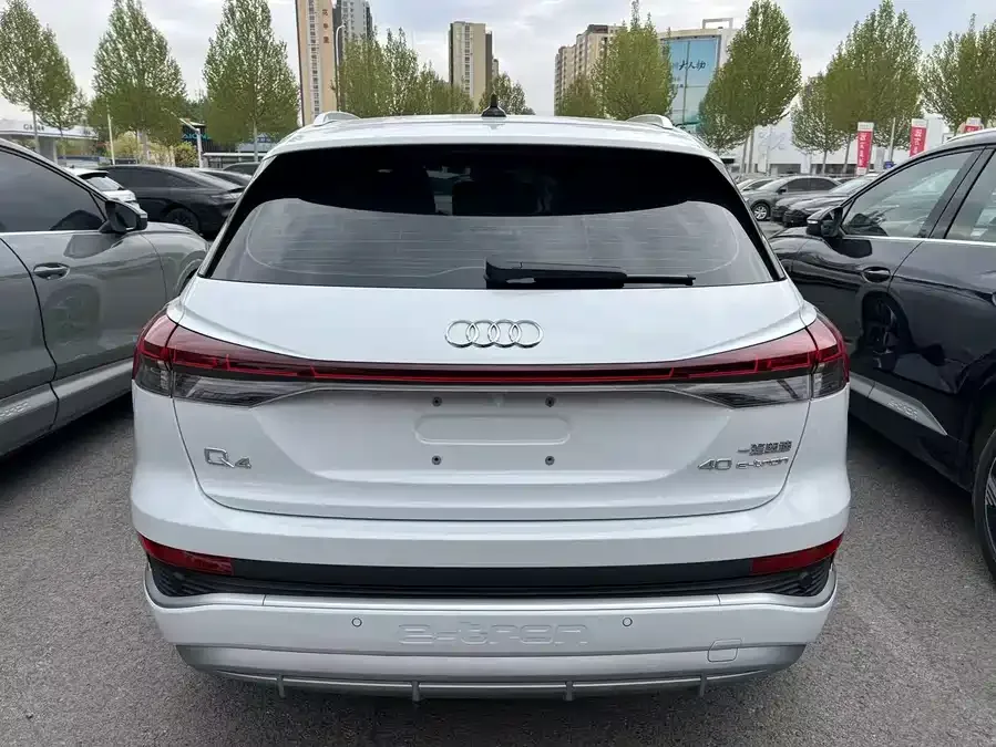 Audi Q4 e-tron 2024 40 e-tron Creative Edition 2024 — миниатюра 3