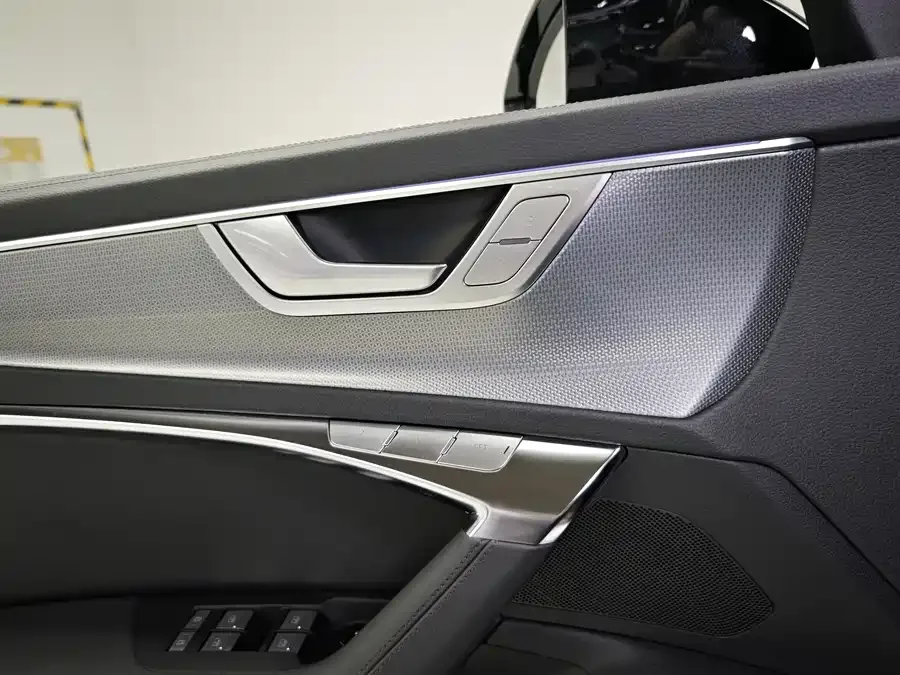 Audi A6 2023 allroad quattro 55 TFSI exclusive off-road version 2023 — миниатюра 5