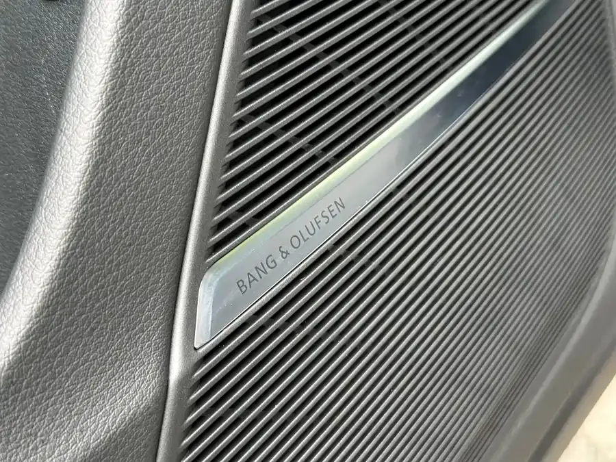 Audi Q8 2023 55 TFSI luxury and dynamic model 2024 — миниатюра 2