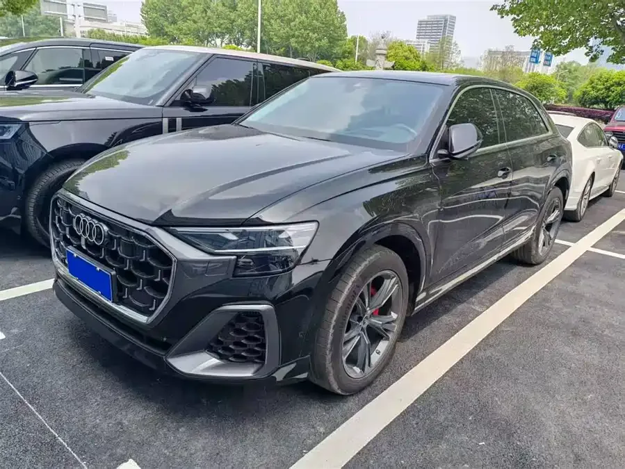Audi Q8 2025