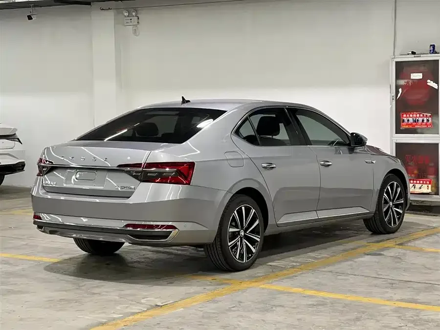 Skoda SuperB Superpa 2024 TSI280 DSG Exclusive Edition 2024 — миниатюра 2