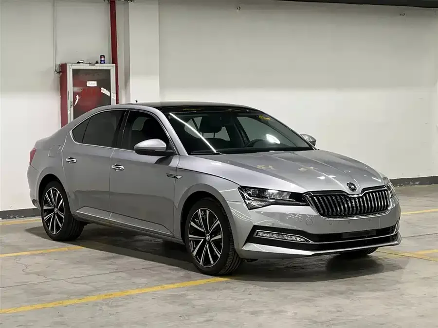 Skoda SuperB Superpa 2024 TSI280 DSG Exclusive Edition 2024 — миниатюра 3