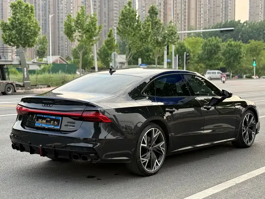 Audi A7L 2022 45 TFSI quattro S-line Black Warrior Edition 2023 — миниатюра 3