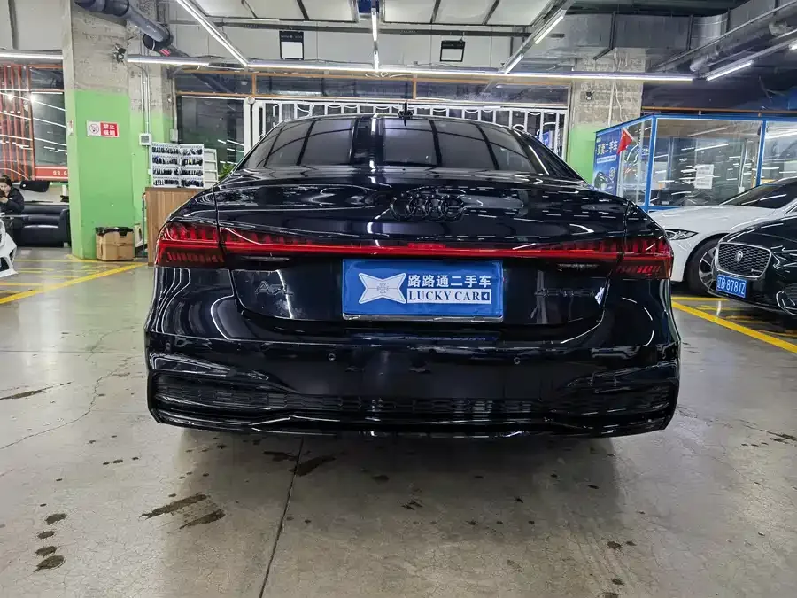 Audi A7L 2024 45 TFSI Luxury Edition 2025 — миниатюра 2