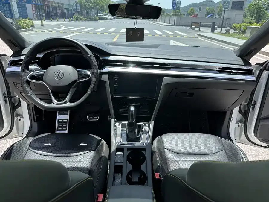 Volkswagen FAW- CC FAW-Volkswagen CC 2023 380TSI Eye-catching Edition 2023 — миниатюра 2