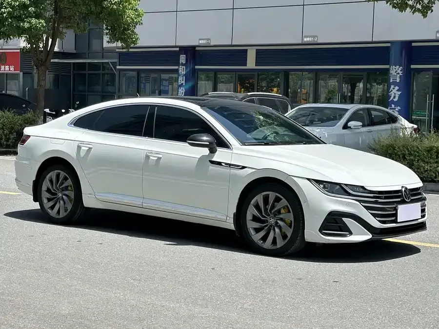 Volkswagen FAW- CC FAW-Volkswagen CC 2023 380TSI Eye-catching Edition 2023 — миниатюра 3