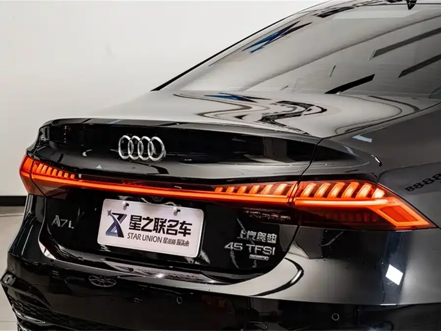Audi A7L 2024 45TFSI S-line Dream Flow Crystal Set 2024 — миниатюра 3