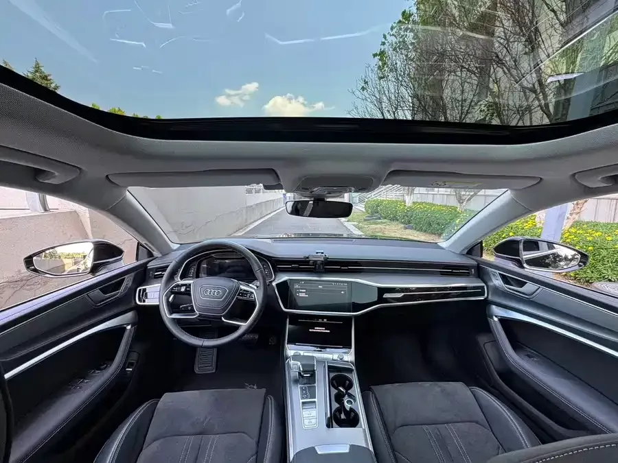 Audi A7L 2024 45 TFSI Luxury Edition 2025 — миниатюра 2