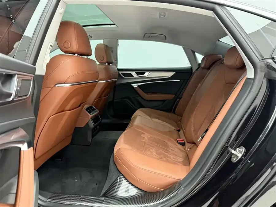 Audi A7L 2024 45 TFSI Luxury Edition 2024 — миниатюра 5
