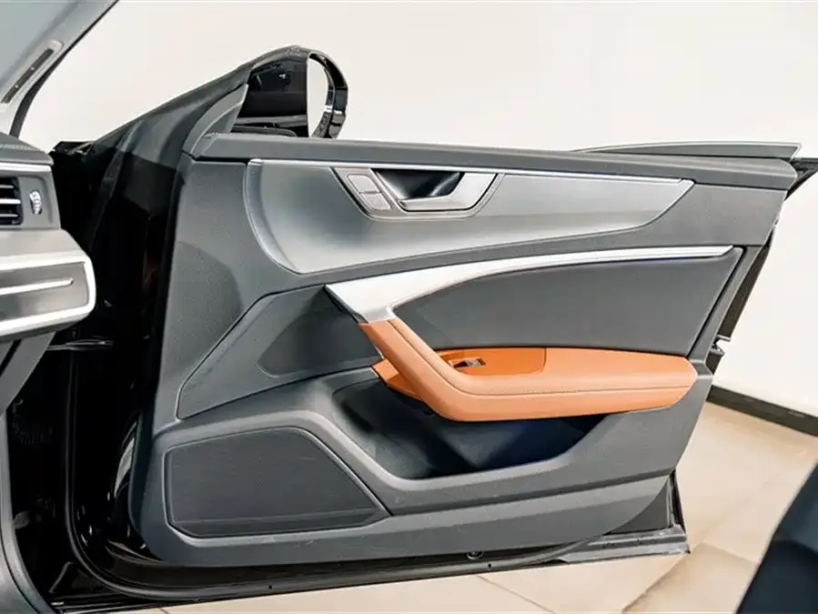 Audi A7L 2024 45 TFSI Luxury Edition 2024 — миниатюра 4