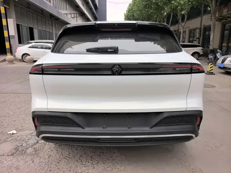 Baojun Sea of Clouds Baojun Yunhai 2024 140km plug-in hybrid version 2024 — миниатюра 5