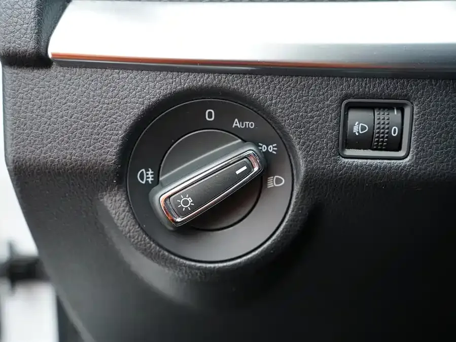 Skoda Kamiq 2023 Kamiq facelift 1.5L automatic comfort version 2023 — миниатюра 3