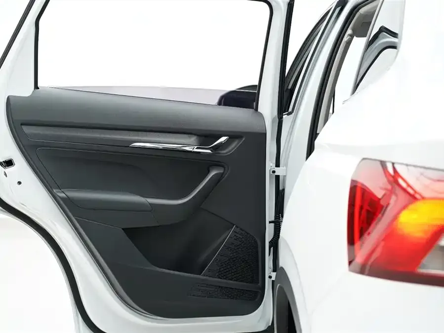 Skoda Kamiq 2023 Kamiq facelift 1.5L automatic comfort version 2023 — миниатюра 4