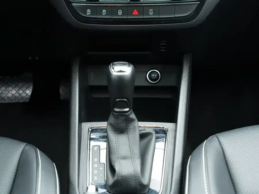 Skoda Kamiq 2023 Kamiq facelift 1.5L automatic comfort version 2023 — миниатюра 5