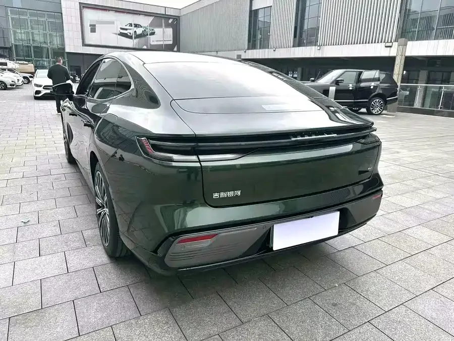 Geely Galaxy Star 8 Galaxy Star 8 2025 60km EM-i Luxury Edition 2025 — миниатюра 4