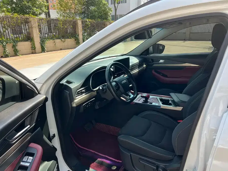 Jetour X70 JETOUR X70 2023 1.5T DCT Beyond PRO Edition 7 Seaters 2023 — миниатюра 4