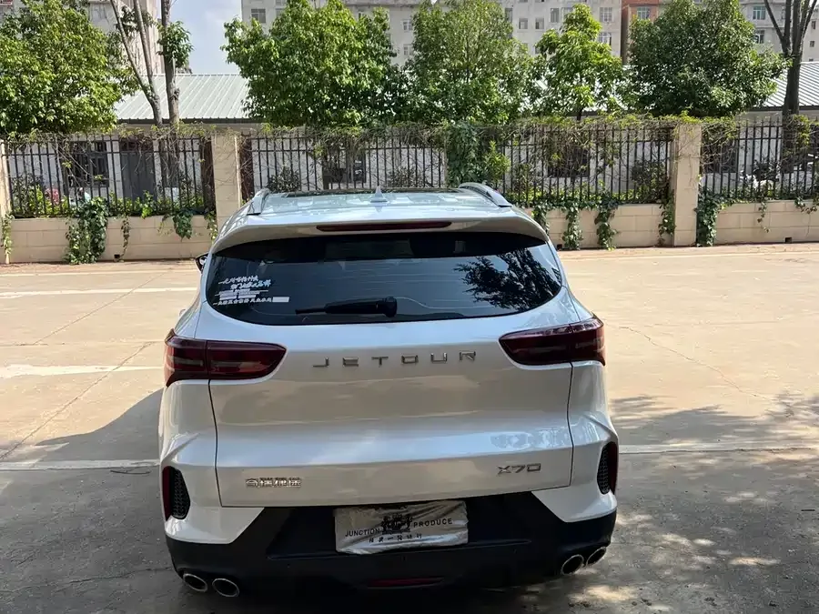 Jetour X70 JETOUR X70 2023 1.5T DCT Beyond PRO Edition 7 Seaters 2023 — миниатюра 5