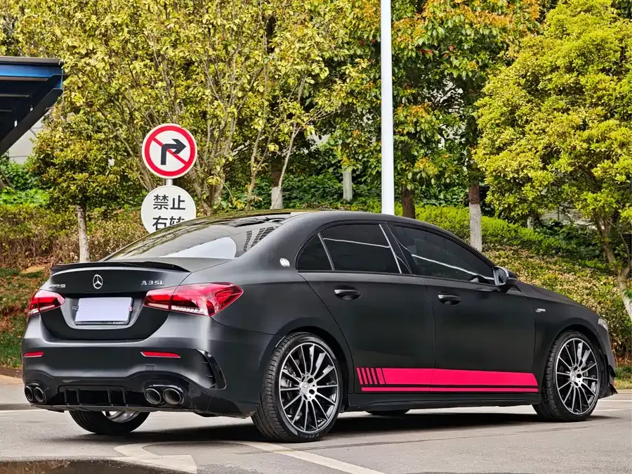 Mercedes-Benz A-Class AMG Mercedes-Benz A-Class AMG 2023 AMG A 35 L 4MATIC 2023 — миниатюра 4