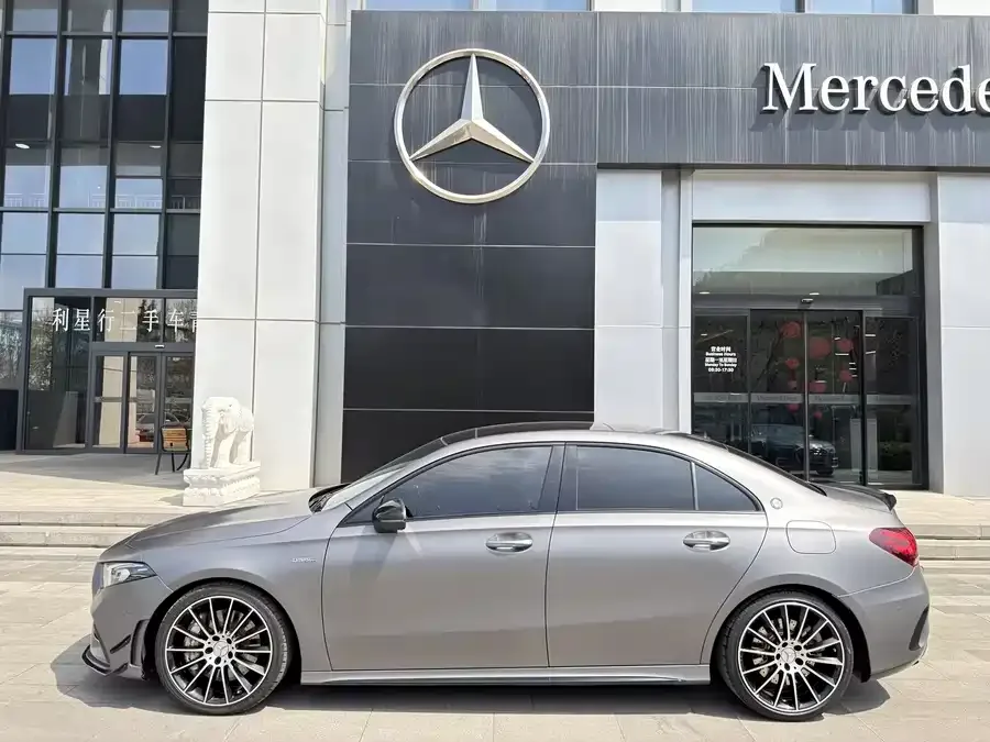 Mercedes-Benz A-Class AMG Mercedes-Benz A-Class AMG 2022 AMG A 35 L 4MATIC 2023 — миниатюра 2