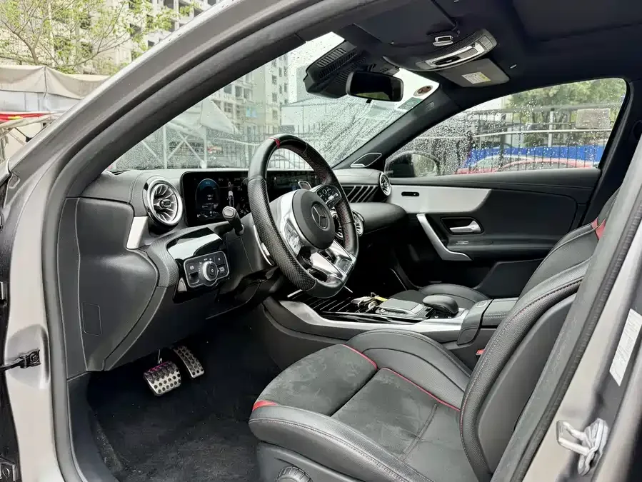 Mercedes-Benz A-Class AMG Mercedes-Benz A-Class AMG 2022 AMG A 35 L 4MATIC 2023 — миниатюра 4