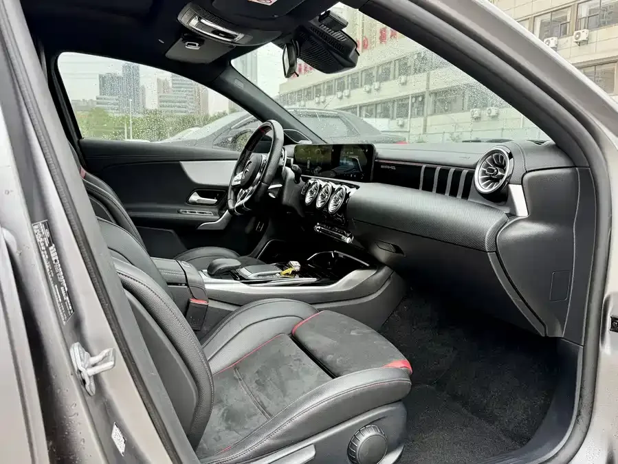 Mercedes-Benz A-Class AMG Mercedes-Benz A-Class AMG 2022 AMG A 35 L 4MATIC 2023 — миниатюра 5