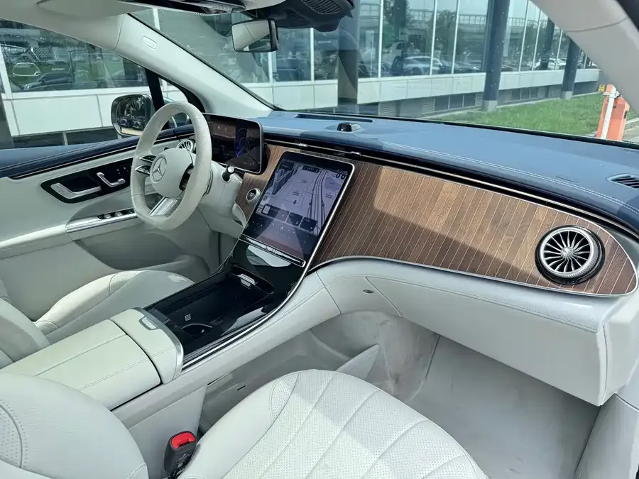Mercedes-Benz EQE SUV Mercedes-Benz EQE SUV 2024 500 4MATIC Luxury Edition 2025 — миниатюра 4