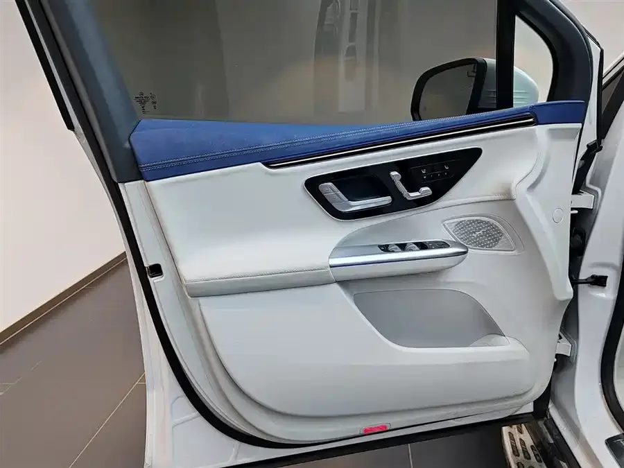 Mercedes-Benz EQE SUV Mercedes-Benz EQE SUV 2023 350 4MATIC Pioneer Edition 2023 — миниатюра 4