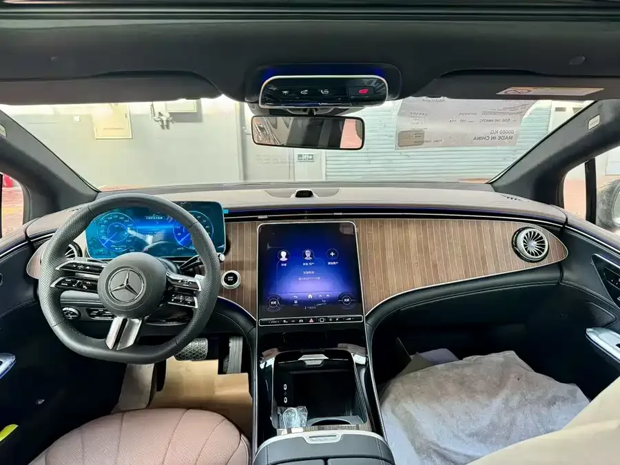 Mercedes-Benz EQE Mercedes-Benz EQE 2025 500 4MATIC Pioneer Edition 2025 — миниатюра 2