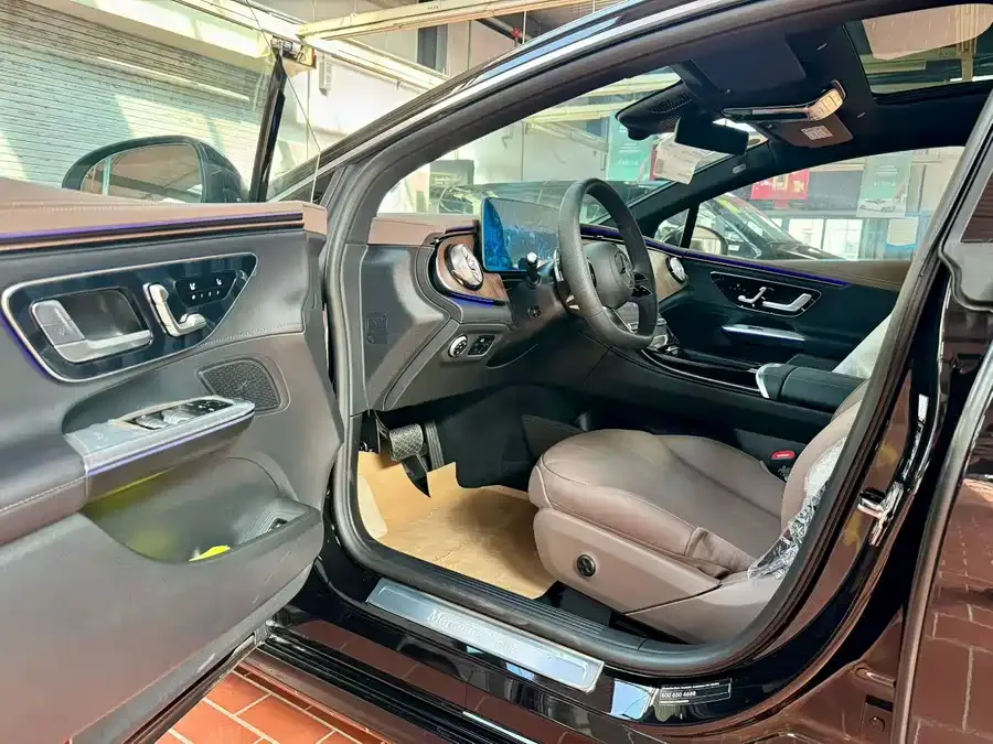 Mercedes-Benz EQE Mercedes-Benz EQE 2025 500 4MATIC Pioneer Edition 2025 — миниатюра 4