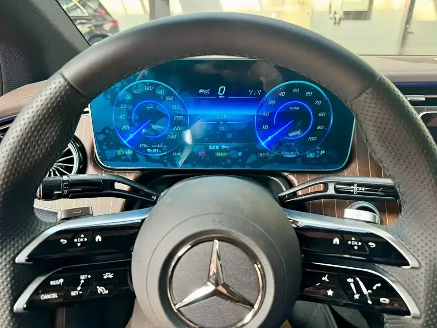 Mercedes-Benz EQE Mercedes-Benz EQE 2025 500 4MATIC Pioneer Edition 2025 — миниатюра 5