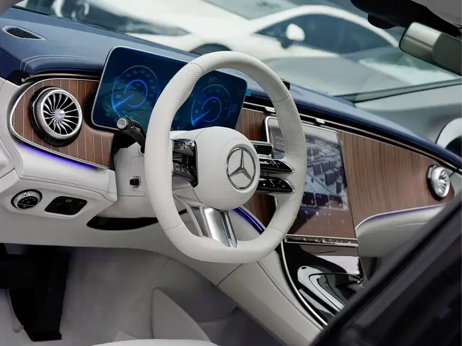 Mercedes-Benz EQE Mercedes-Benz EQE 2025 500 4MATIC Pioneer Edition 2026 — миниатюра 3