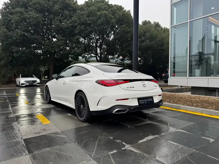 Mercedes-Benz CLE Mercedes-Benz CLE 2024 CLE 300 4MATIC Luxury Coupe 2024 — миниатюра 4