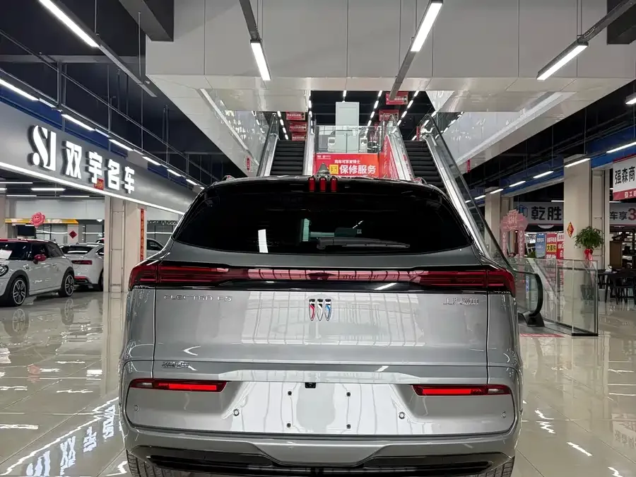 Buick E5 2023 Premium Standard Range Edition 2023 — миниатюра 2