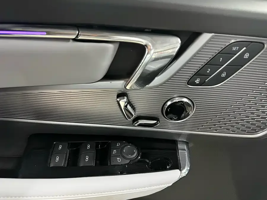 Buick E5 2023 Premium Standard Range Edition 2023 — миниатюра 4