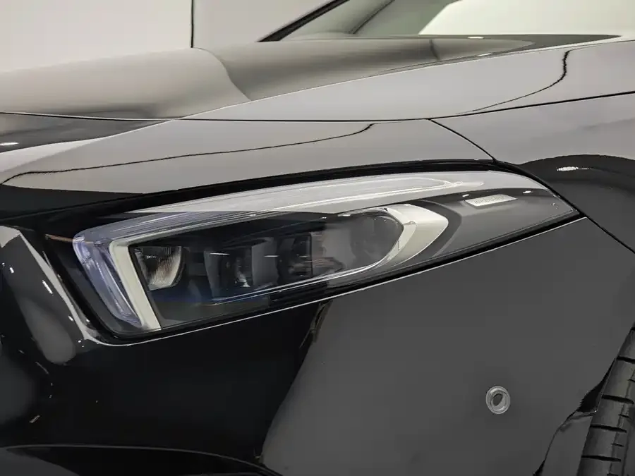 Mercedes-Benz A-Class AMG Mercedes-Benz A-Class AMG (Imported) 2022 AMG A 35 4MATIC 2022 — миниатюра 3