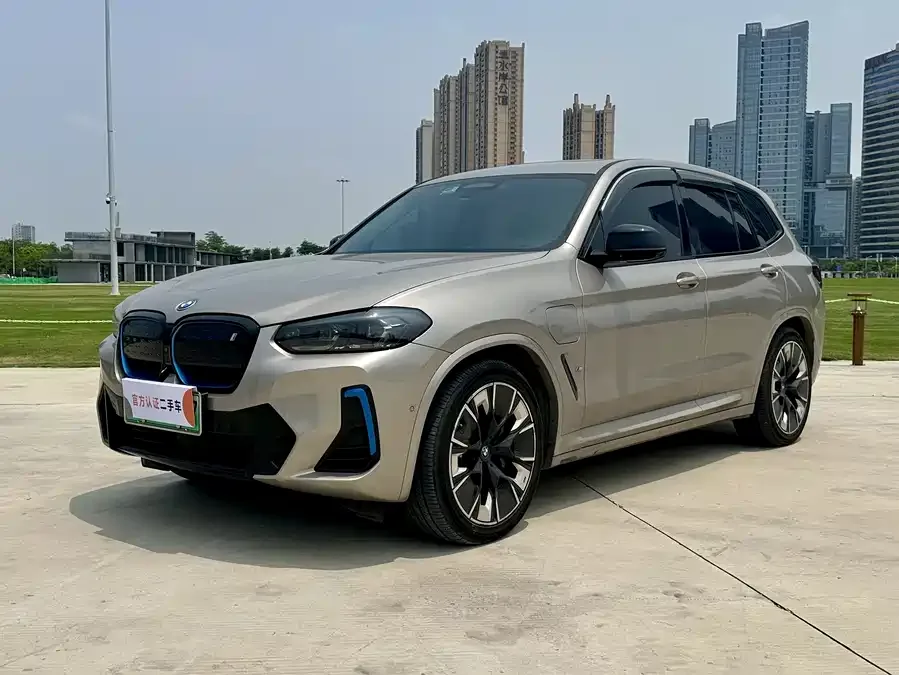 BMW iX3 2022