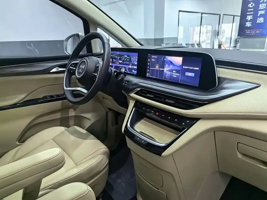 Buick GL8 New Energy Buick GL8 PHEV 2025 Land Cruiser Smart Edition 2025 — миниатюра 3