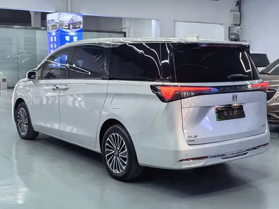 Buick GL8 New Energy Buick GL8 PHEV 2025 Land Cruiser Smart Edition 2025 — миниатюра 5